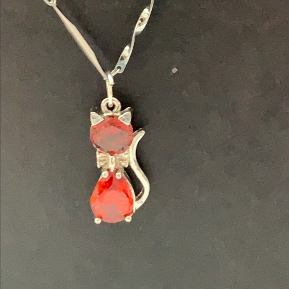 NWT cute Ruby cat necklace